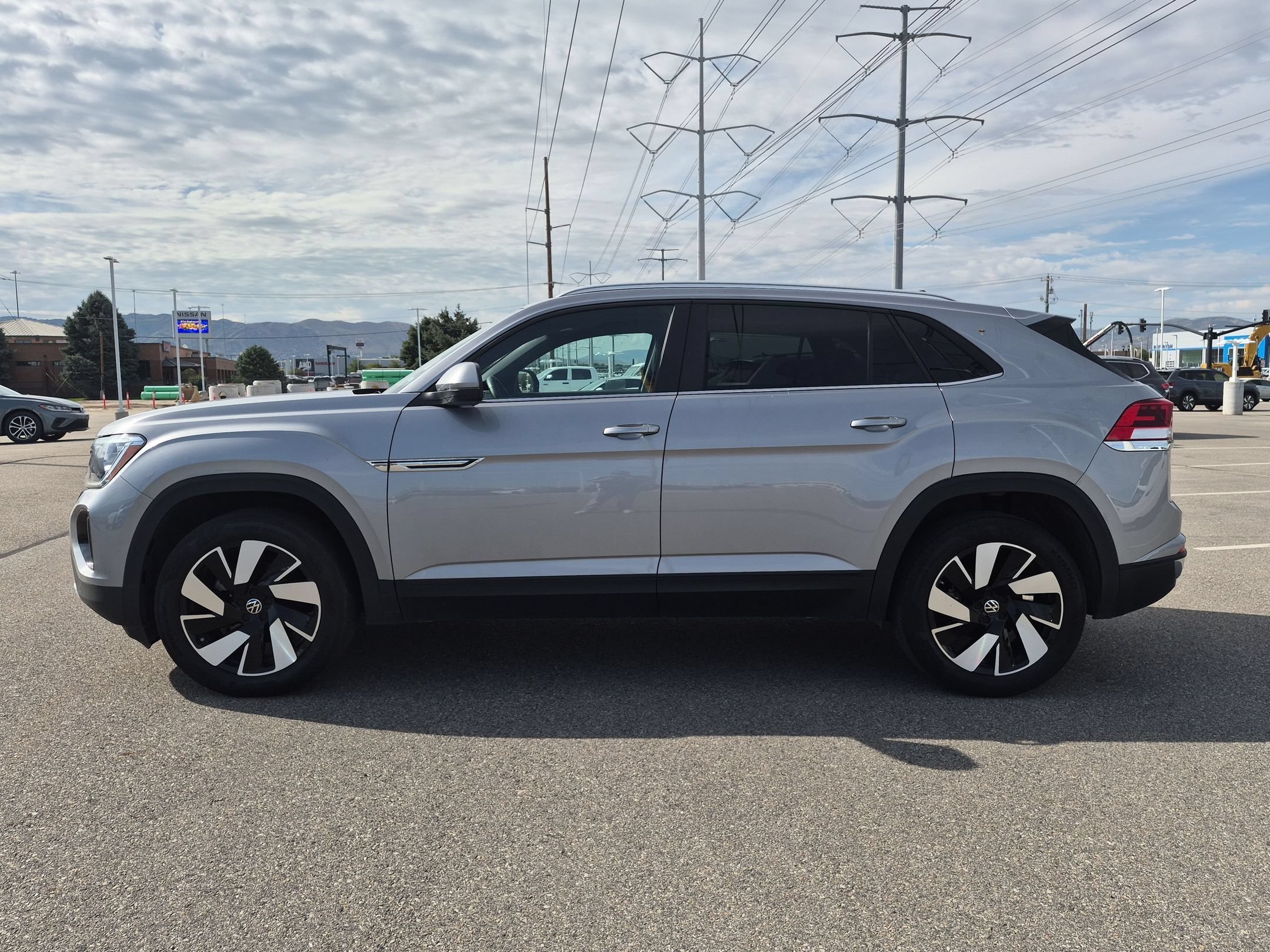 Used 2026 Silver Volkswagen 2.0T SE w/Technology image 7