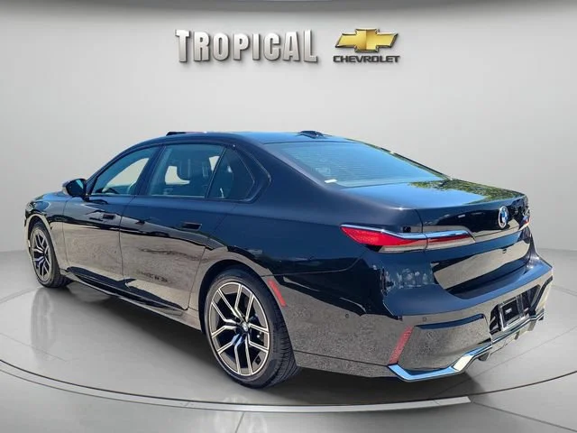 Used 2023 Black BMW 740i image 3