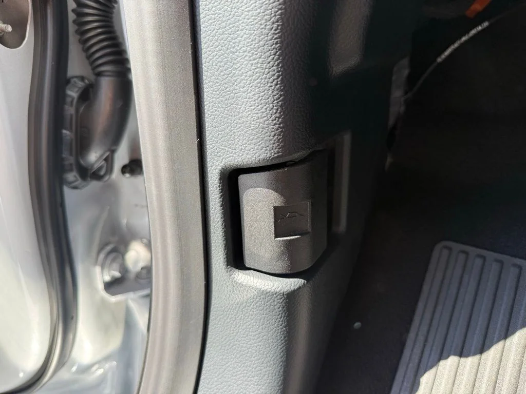 New 2025 White Ford Lariat image 17