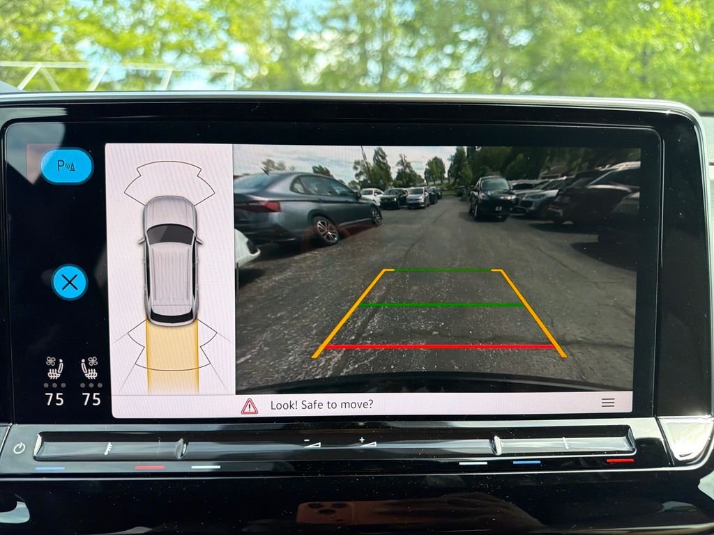 New 2026  Volkswagen SE w/Technology image 21