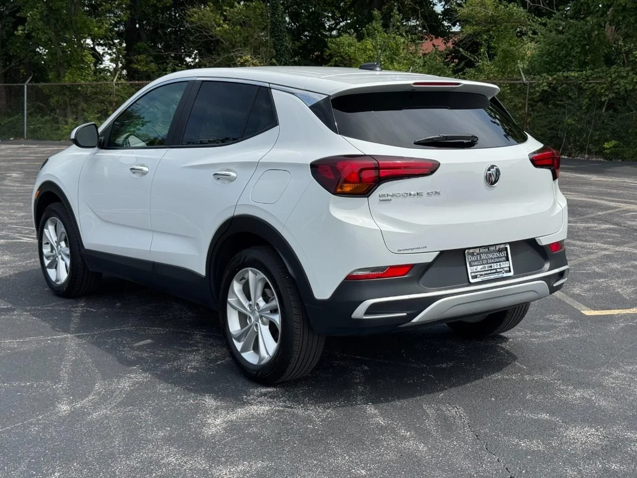 Used 2023 Summit White Buick Preferred image 8
