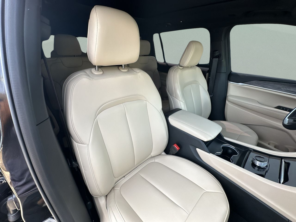 Used 2026 Black Jeep Limited image 39