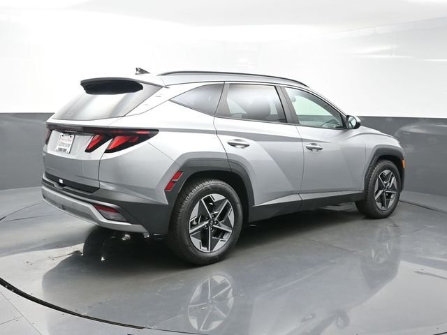 Used 2025 Silver Hyundai SEL image 7