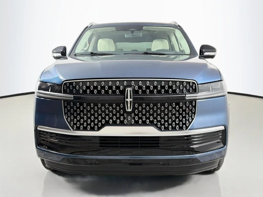 New 2027 Blue Lincoln Reserve image 2