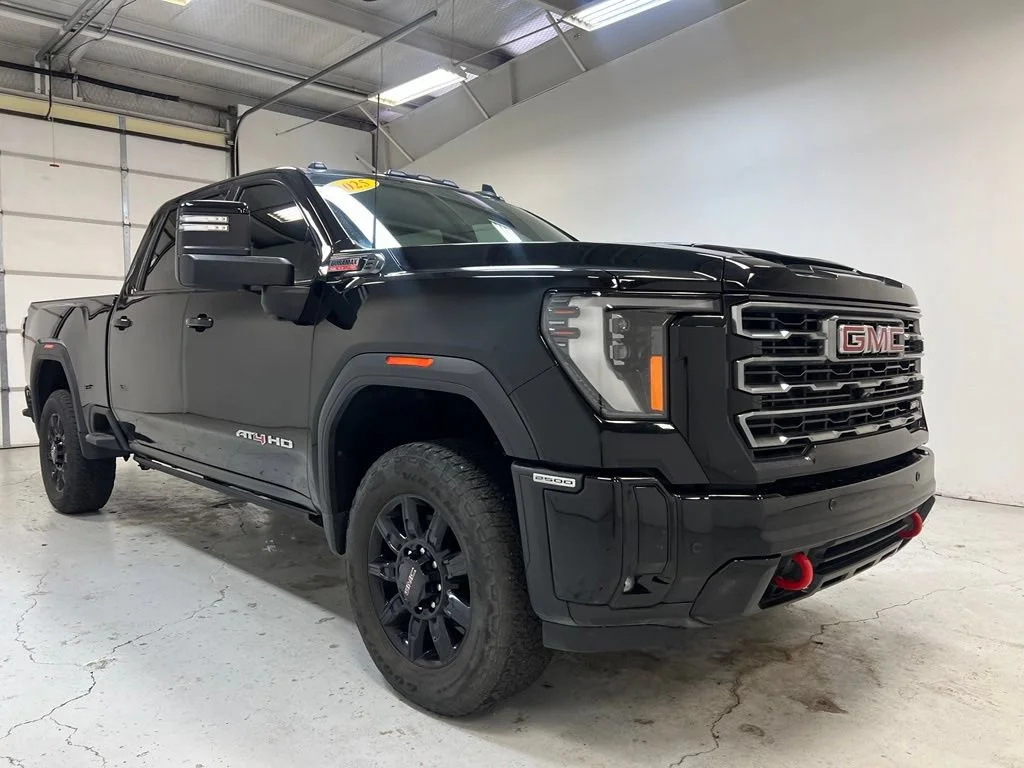 Used 2025 Onyx Black GMC AT4 image 8