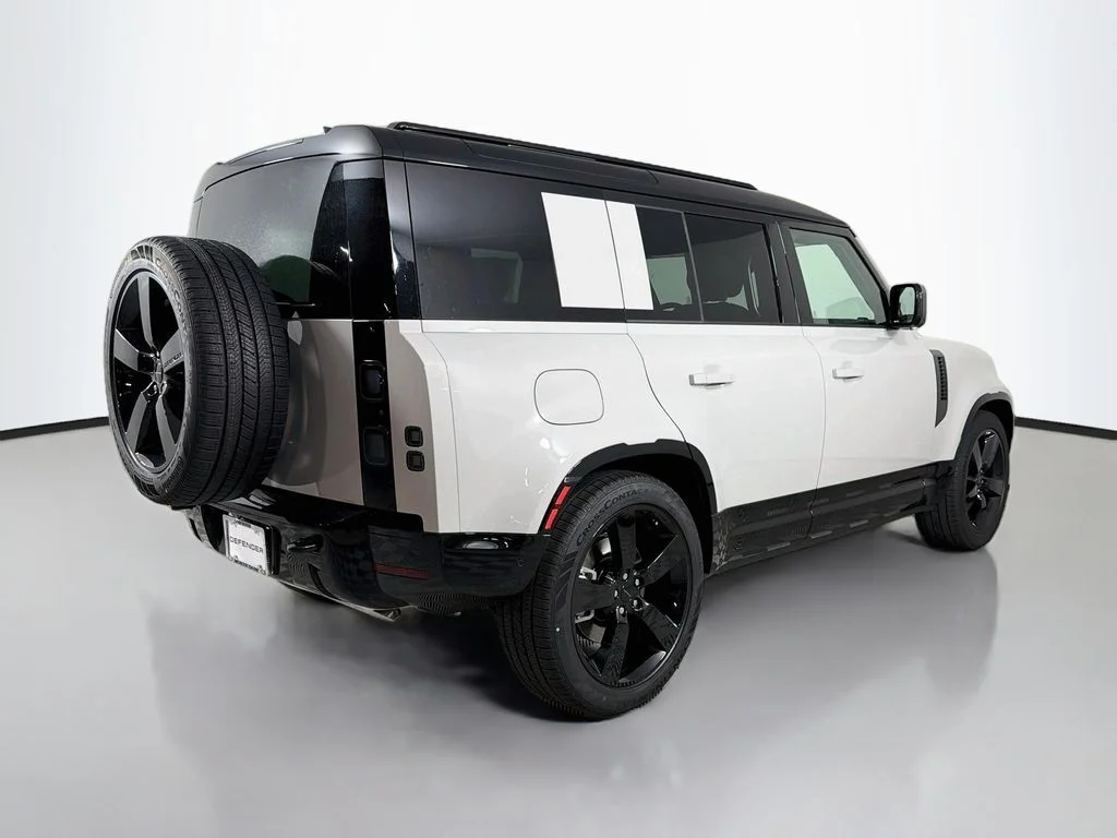 New 2026 Borasco Grey Land Rover X-Dynamic SE image 5