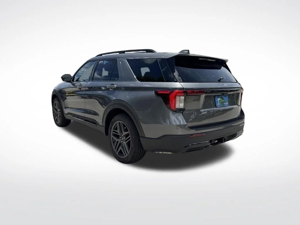 Certified Used 2026 Gray Metallic Ford ST-Line image 6