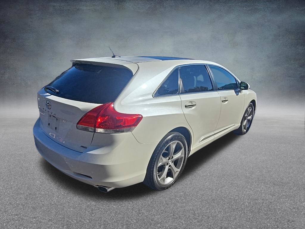 Used 2011 Blizzard Pearl Toyota Base image 9