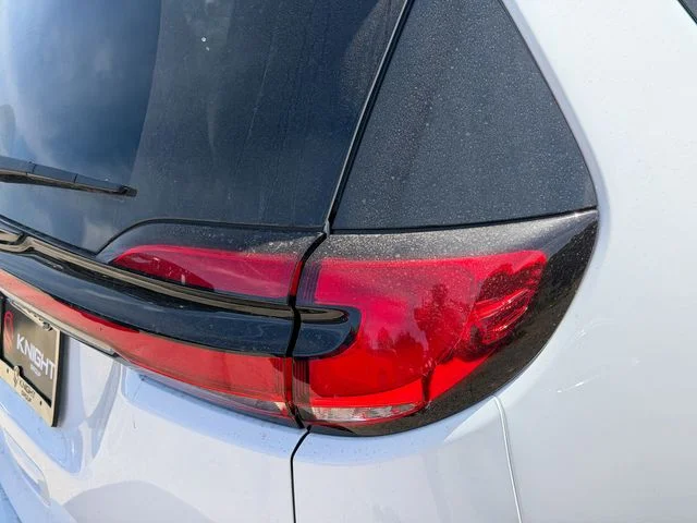 New 2026 Bright White Clear-Coat Exterior Paint Chrysler Limited image 6