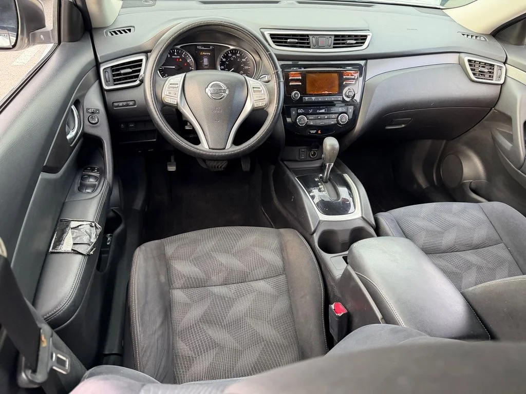 Used 2014 Silver Nissan SV image 13