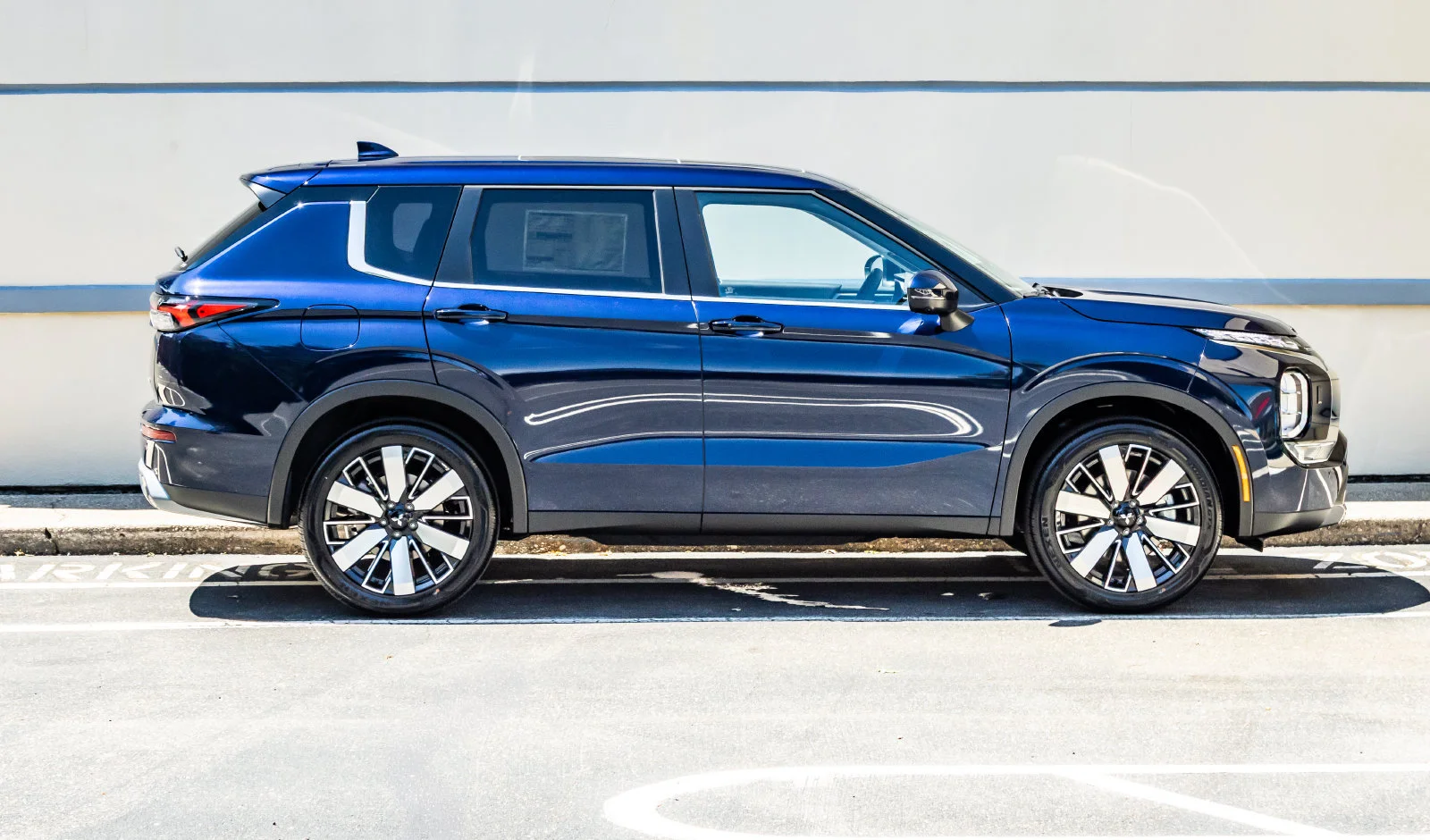 New 2026 Blue Mitsubishi SE 1.5T S-AWC image 9