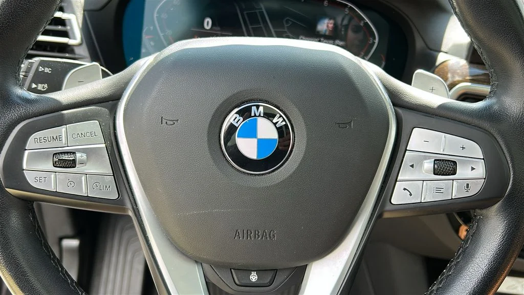 Used 2023 Gray BMW xDrive30i image 9