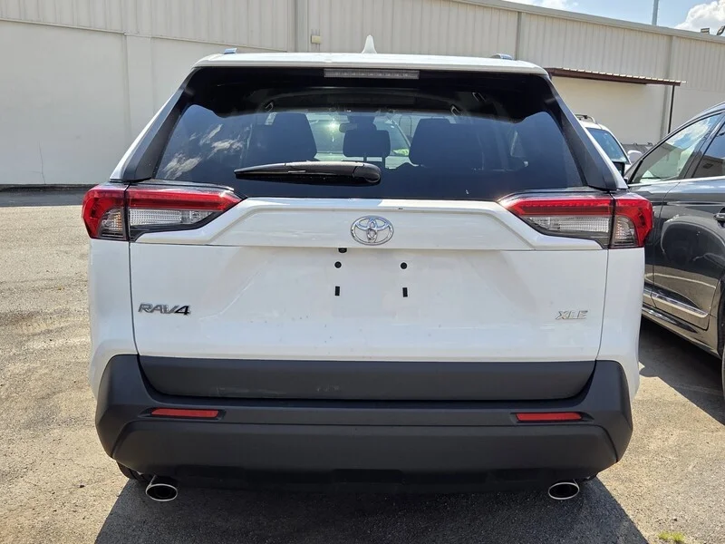 Used 2025 Ice TOYOTA XLE image 3