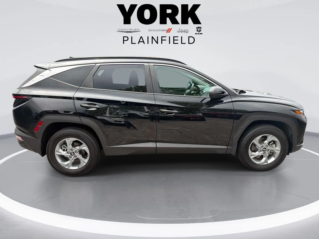 Used 2023 Black Hyundai SEL image 4