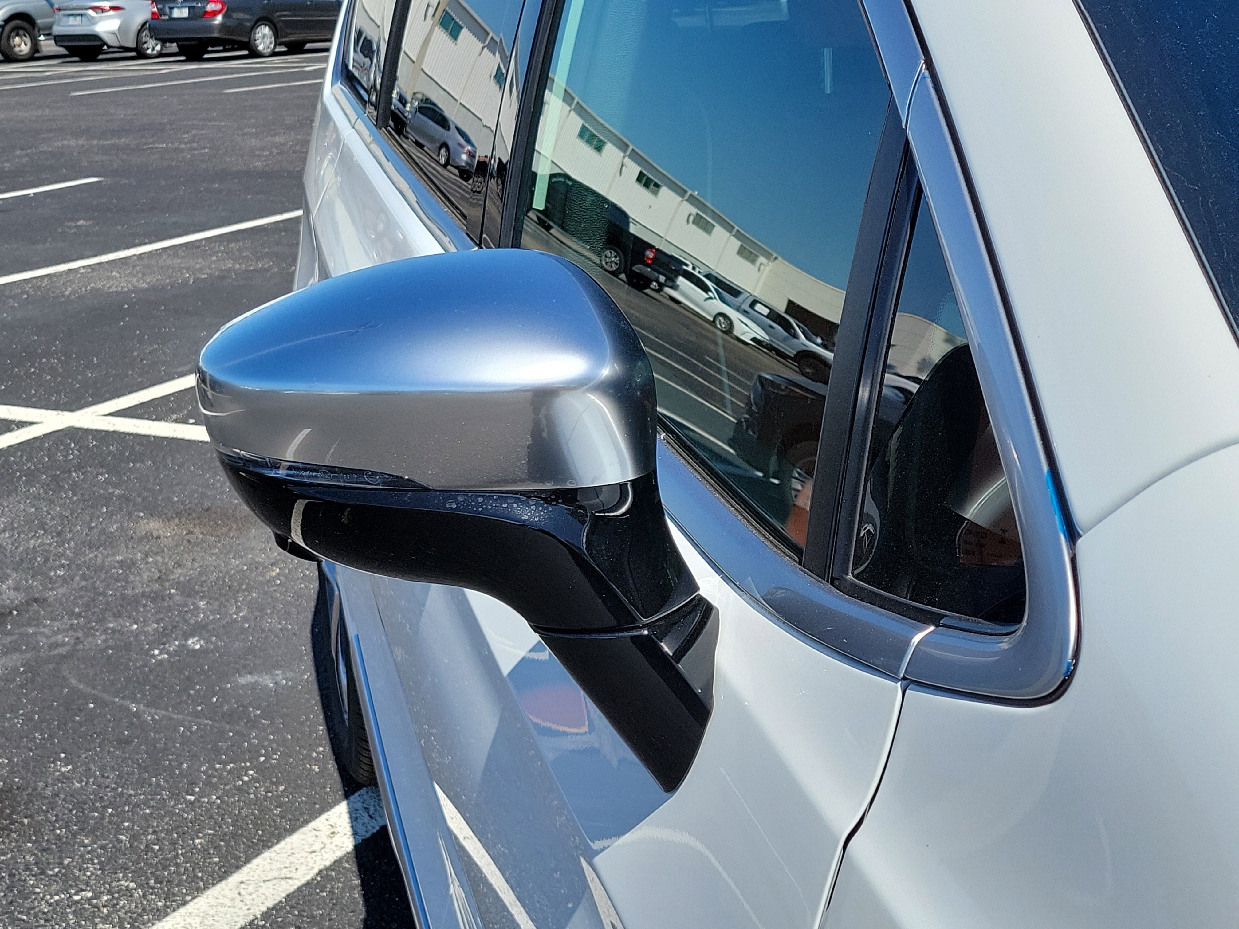 New 2026 Bright White Clear-Coat Exterior Paint Chrysler Pinnacle image 9