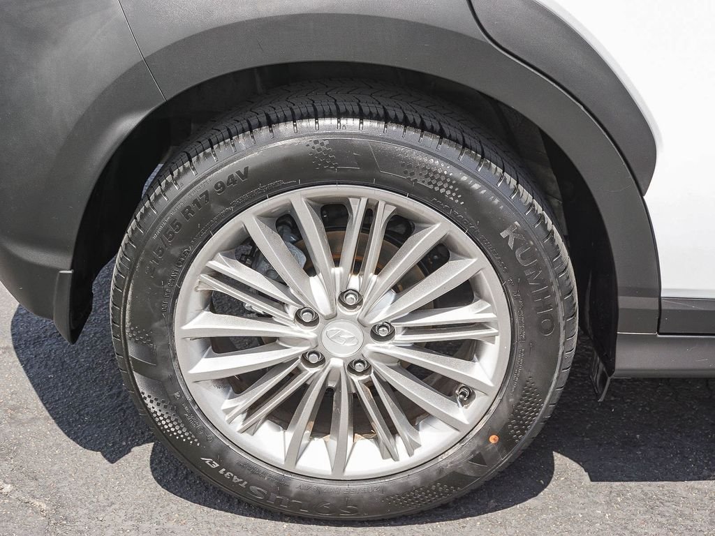 Used 2018 White Hyundai SEL image 8