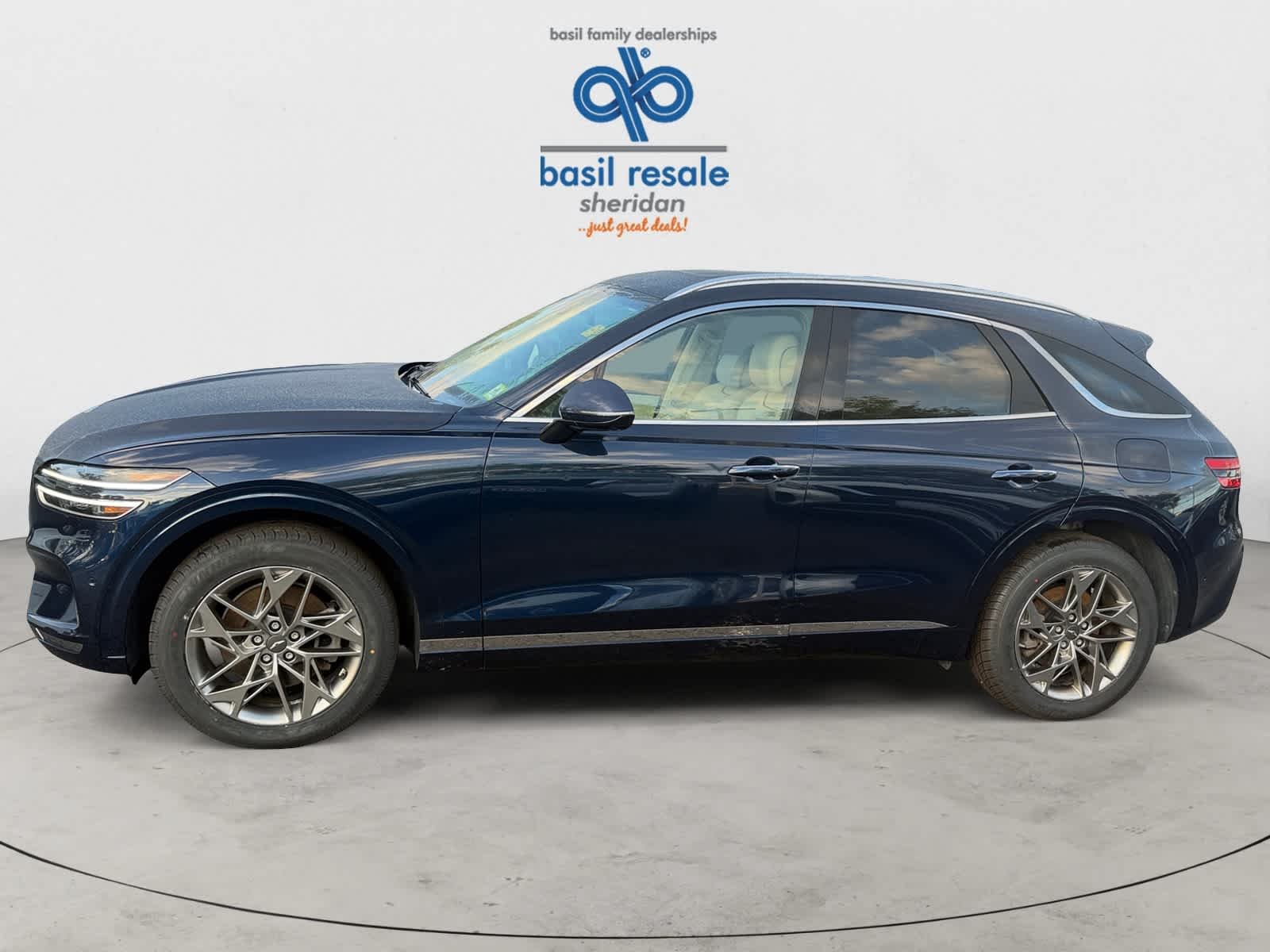 Used 2022 Adriatic Blue Genesis 2.5T image 3