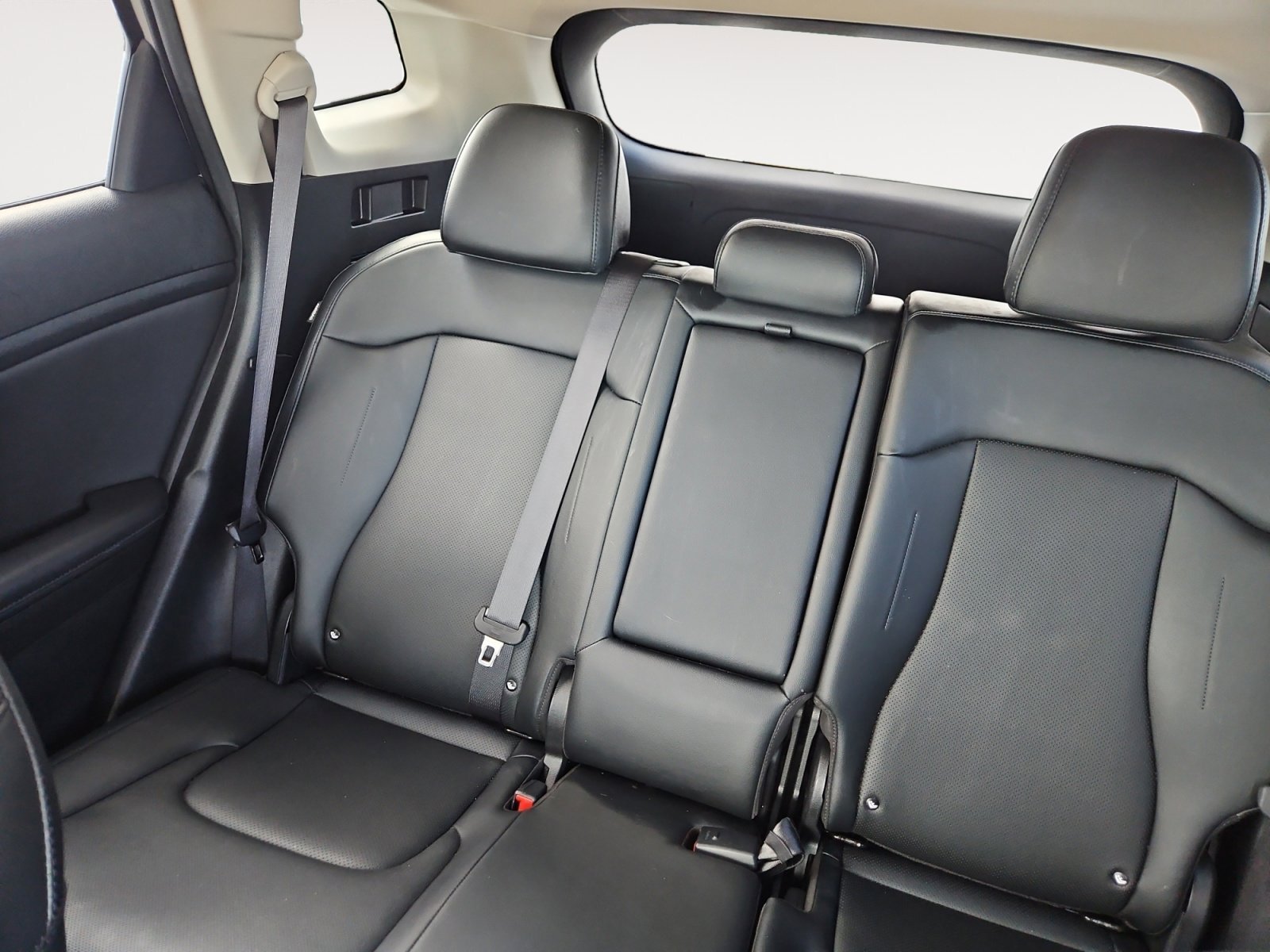 Used 2024 Wolf Gray Kia SX image 23