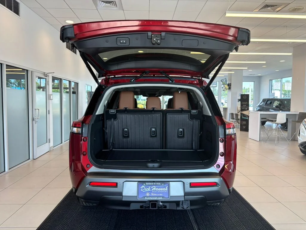 New 2026 Scarlet Ember Tintcoat Nissan Platinum image 9