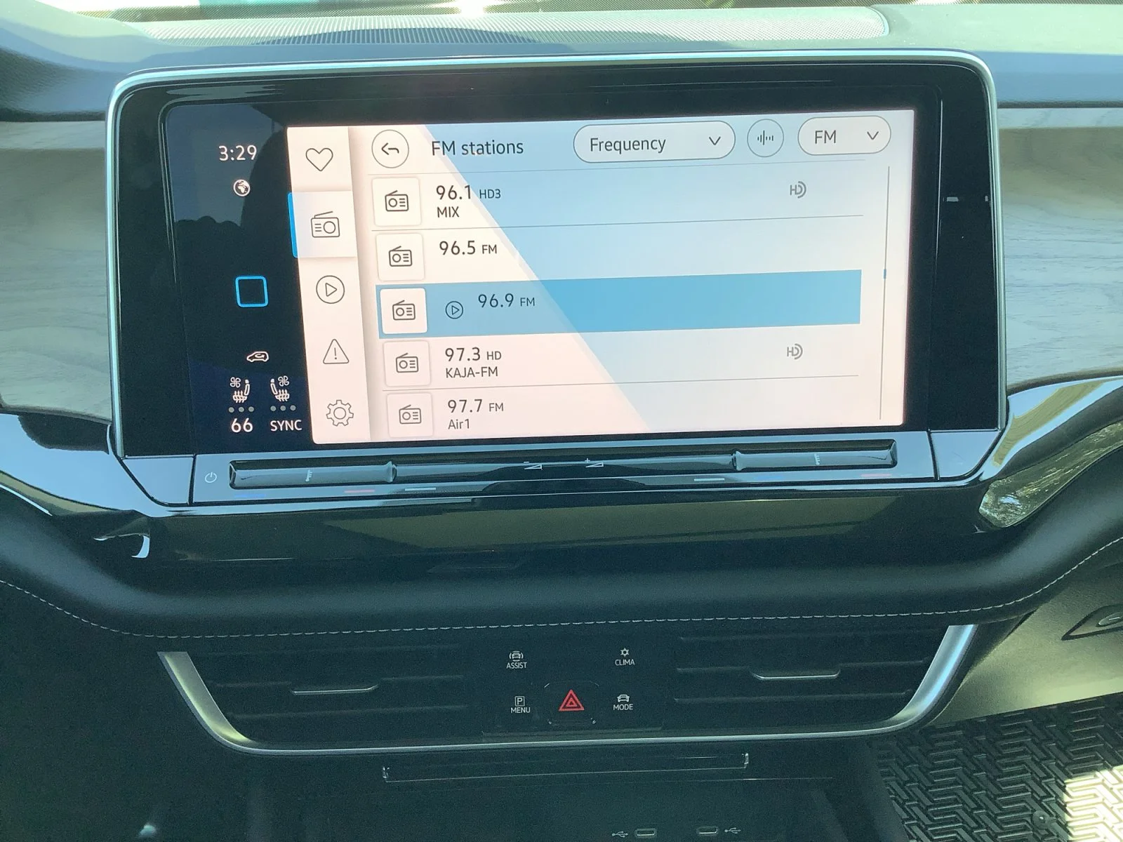 New 2026 DEEP BLACK Volkswagen 2.0T SE w/Technology image 18