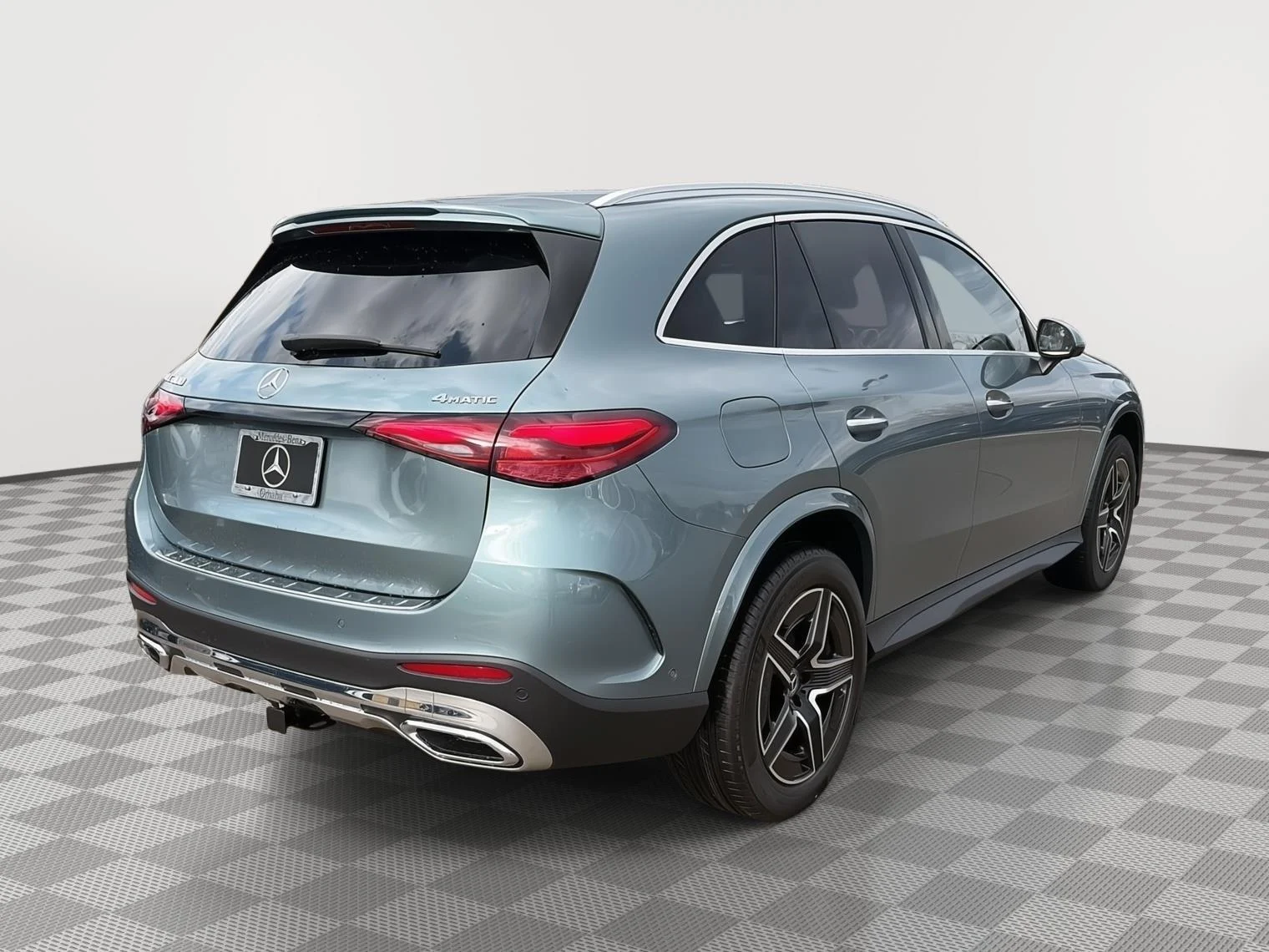 New 2026 Verde Silver Metallic Mercedes-Benz GLC 300 image 3