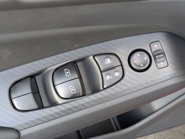 2025 Nissan Altima SV - Photo 19