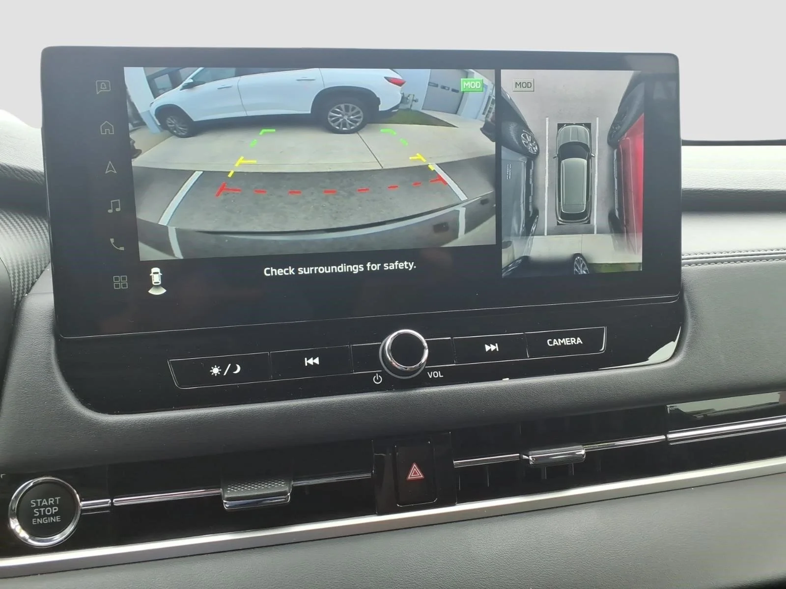 Used 2025 Blue Mitsubishi SE image 17