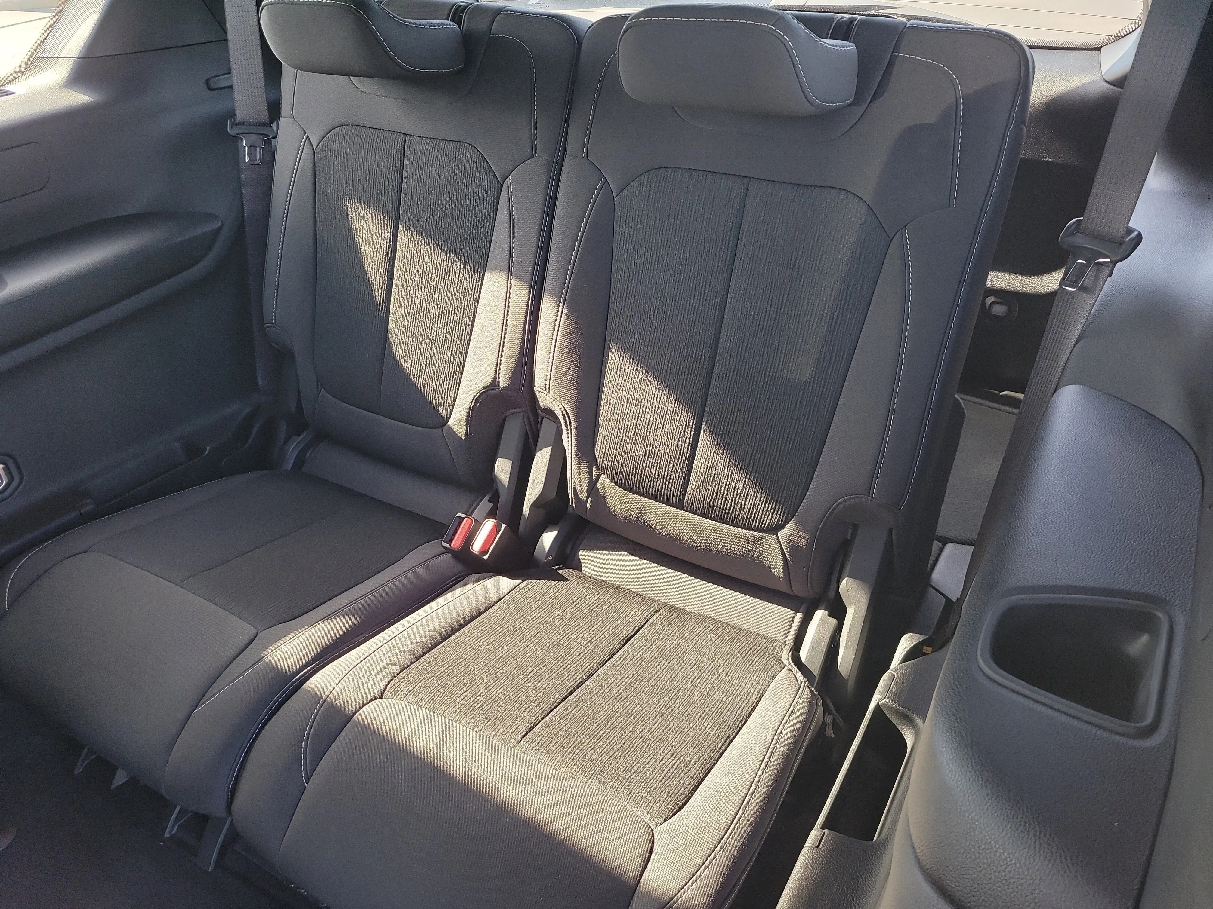 Used 2024 Velvet Red Pearlcoat Jeep Laredo image 12