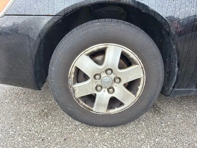 Used 2001 Black Toyota  image 30