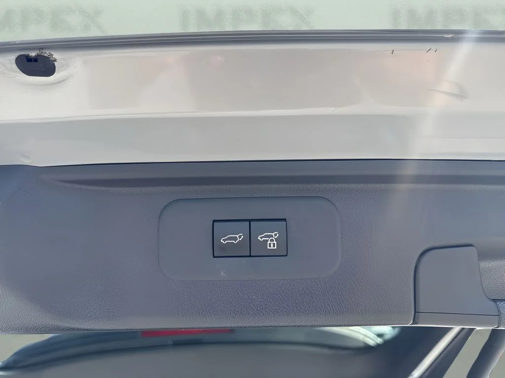 Used 2025 Silver Toyota XLE image 30