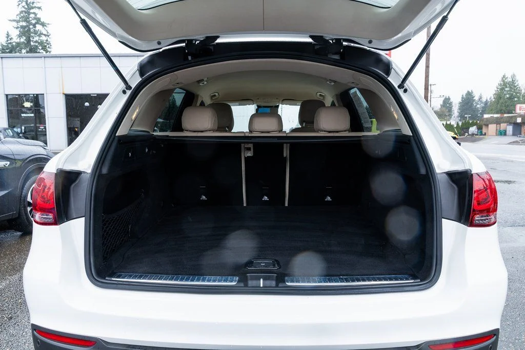 Used 2022 White Mercedes-Benz GLC 300 image 7