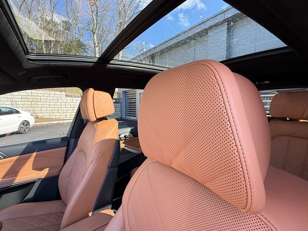 Used 2025 Black BMW xDrive40i image 21