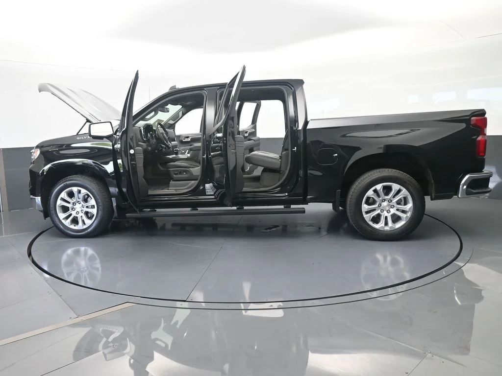 Used 2026 Black Chevrolet LTZ image 82