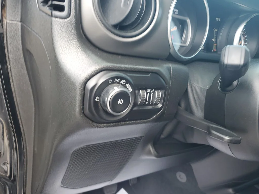 Used 2021 Black Jeep Unlimited Willys image 19
