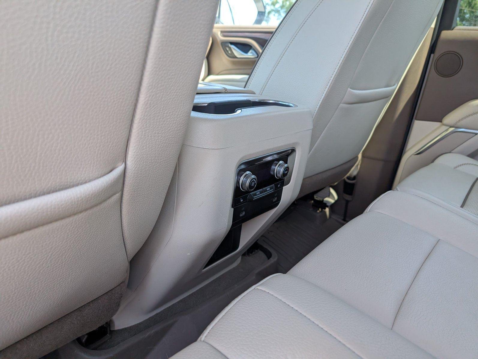 Used 2022 White Frost Tricoat GMC Denali image 33