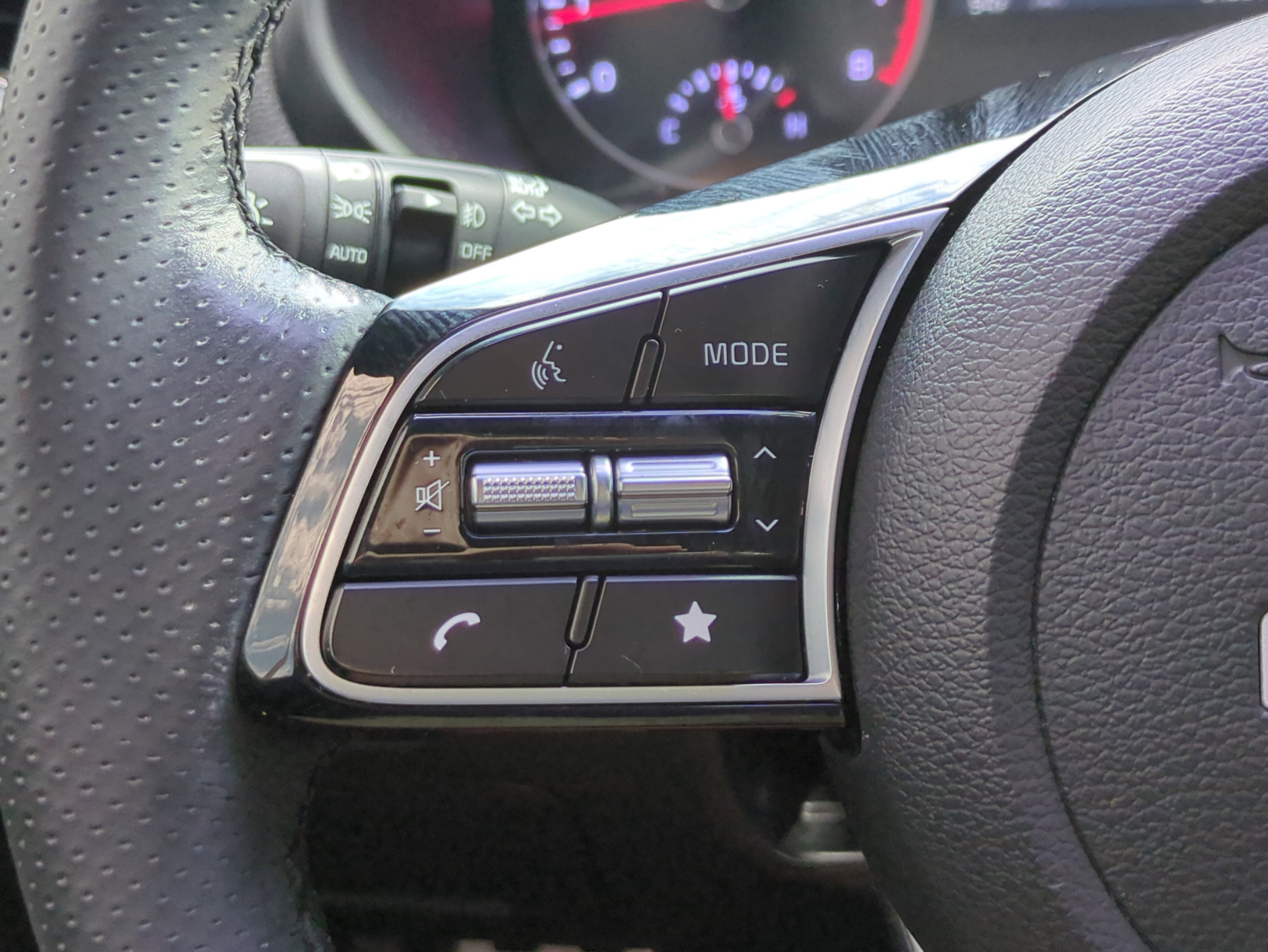 Certified Used 2022 Aurora Black Kia GT-Line image 28