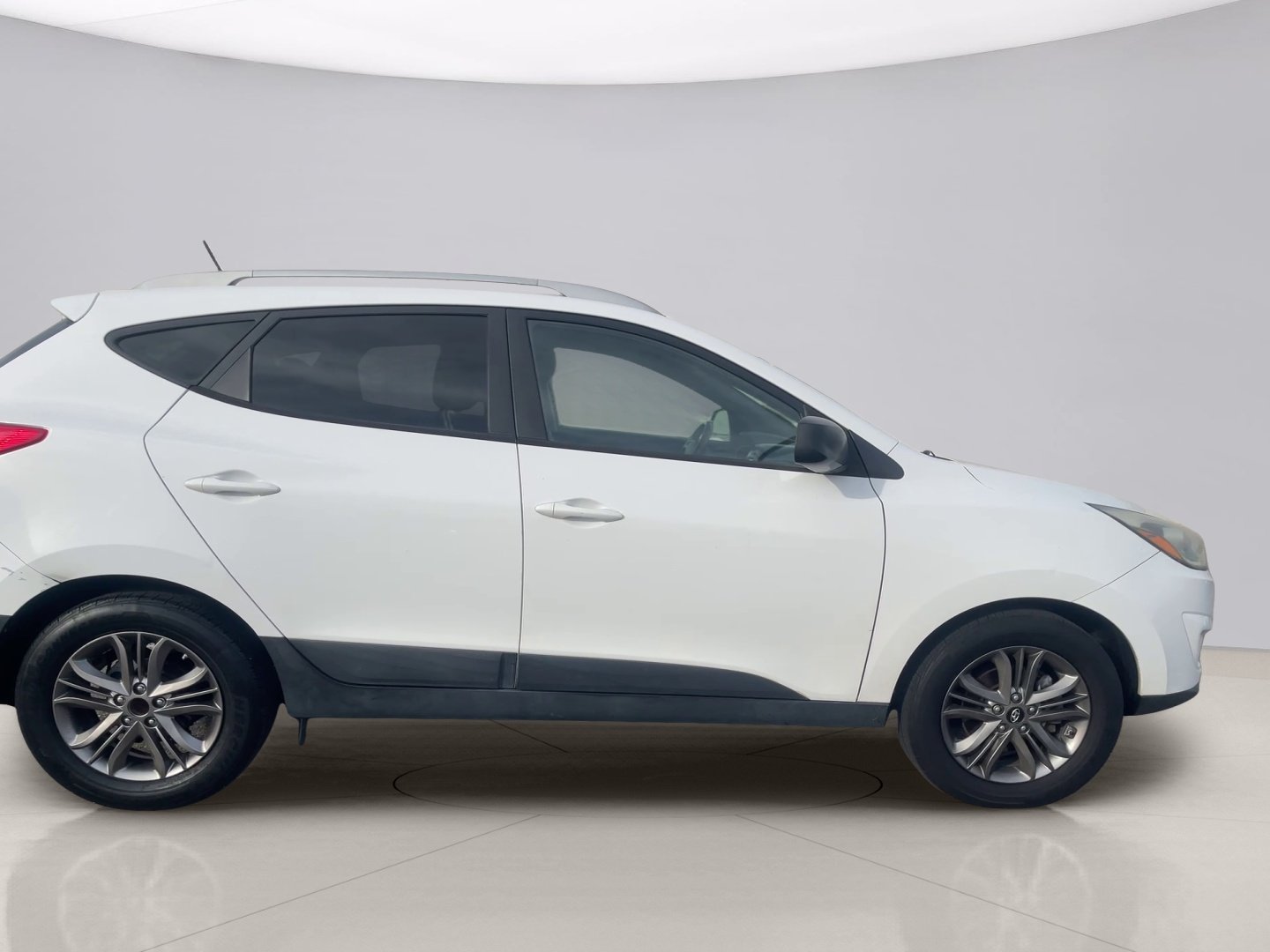 Used 2014 White Hyundai GLS image 7