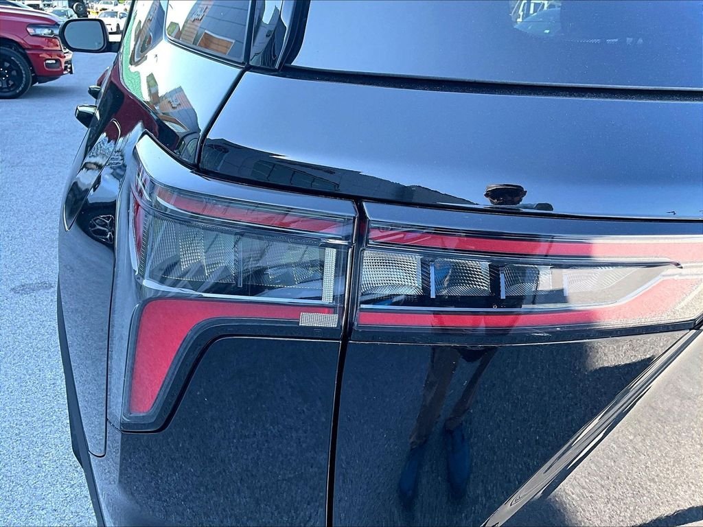 Used 2025 Black Chevrolet LT image 31