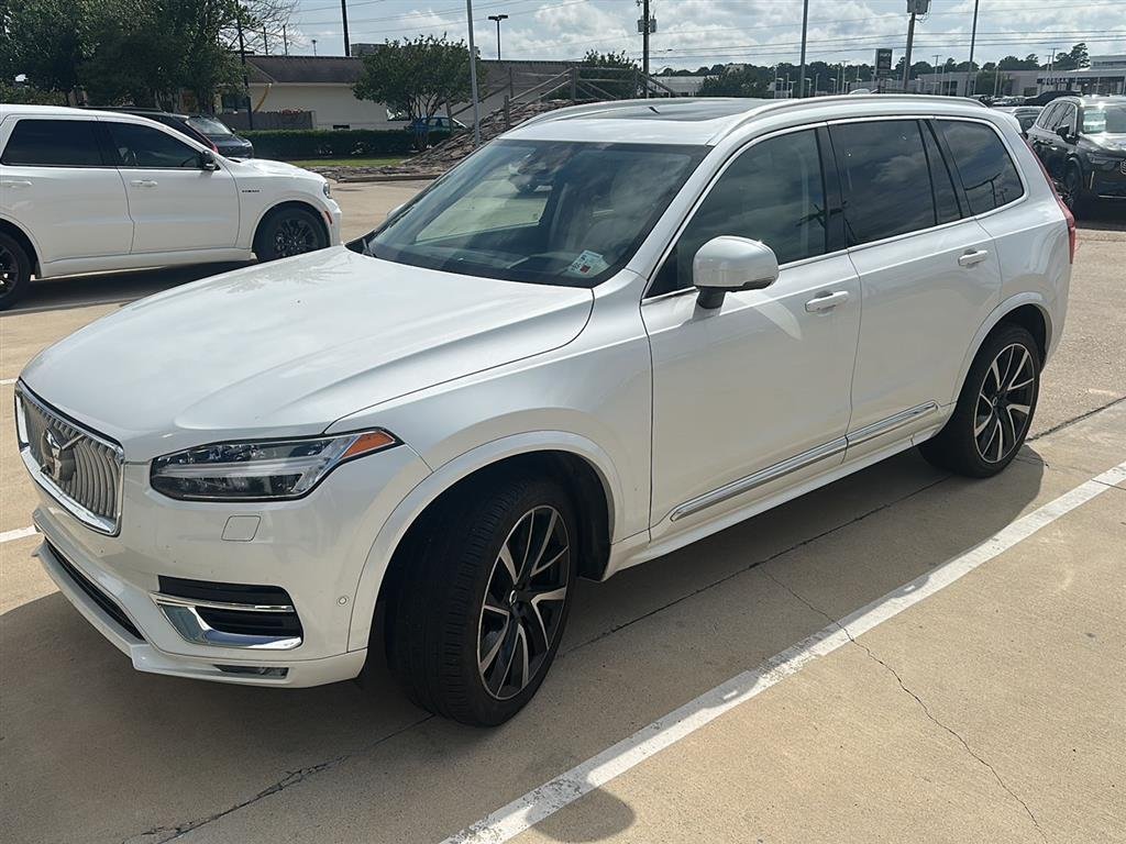 2023 Volvo XC90 B5 Plus 4WD's photo