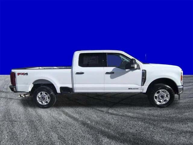New 2026 Oxford White Ford F-250® XLT image 3