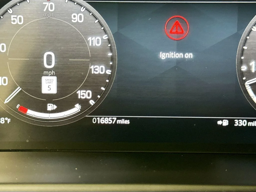 Used 2025 Black Land Rover X-Dynamic SE image 12