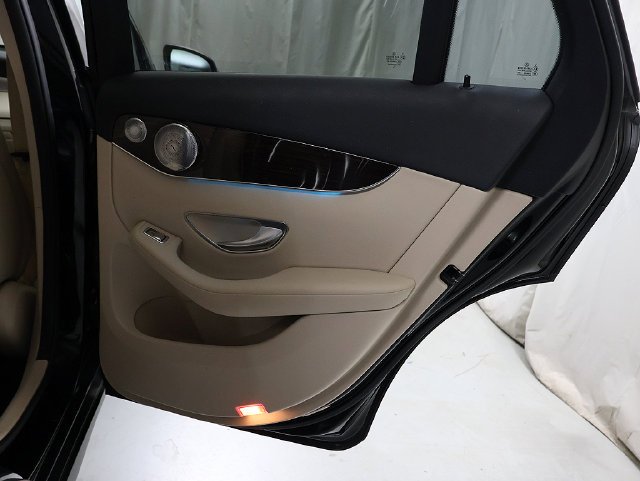 Used 2017 Black Mercedes-Benz GLC 300 image 31