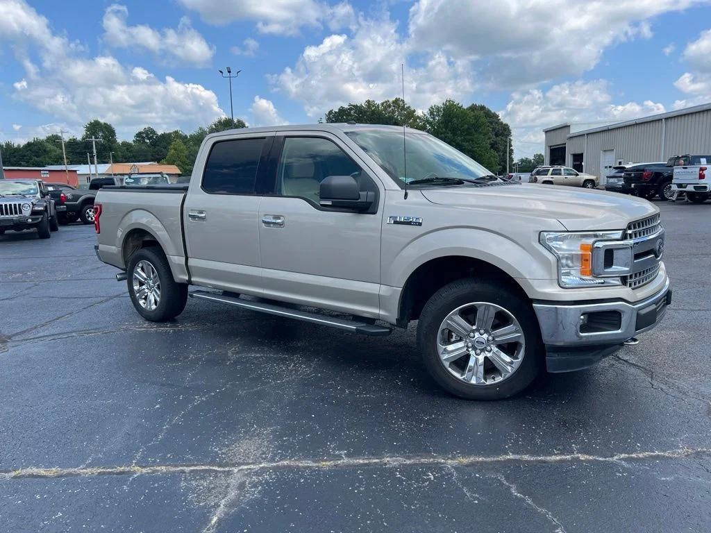 Used 2018 Gold Ford XLT image 2