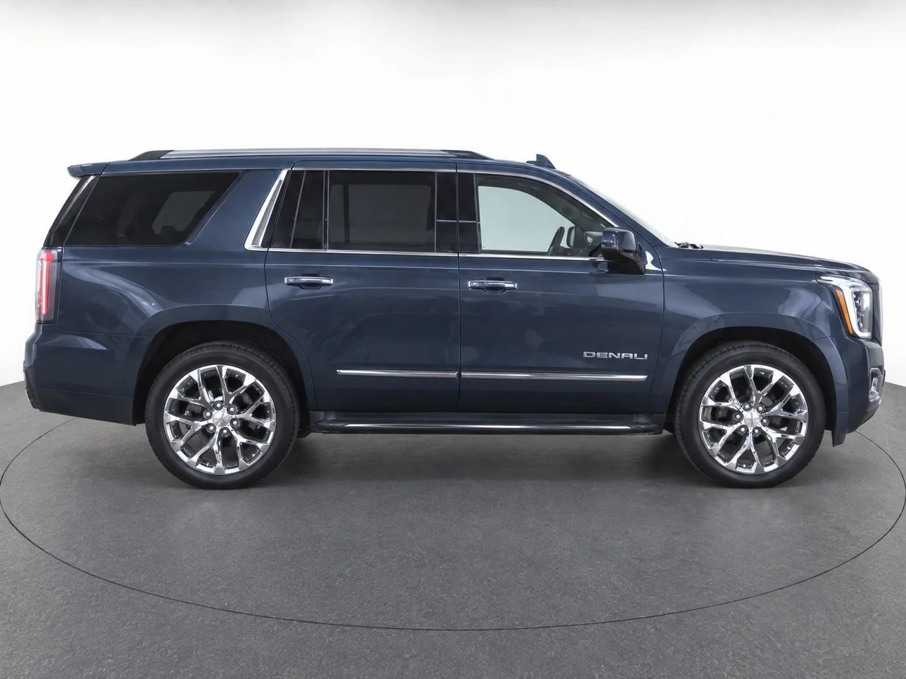 Used 2020 DARK SKY METALLIC GMC Denali image 8