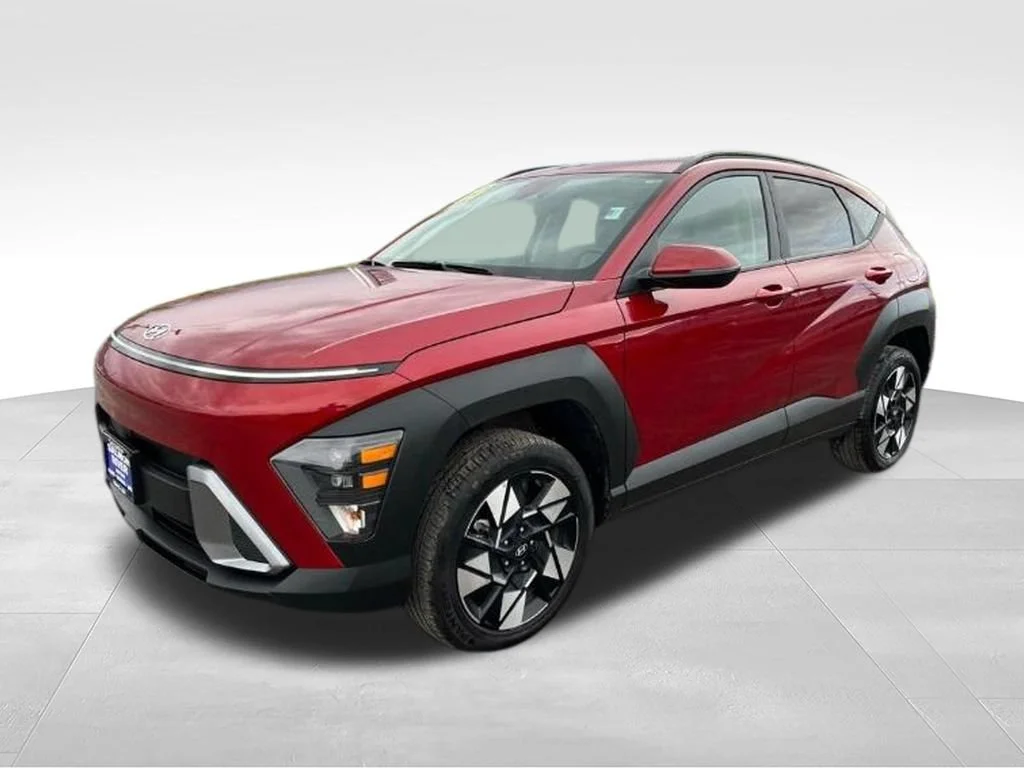 Used 2025 Red Hyundai SEL image 1