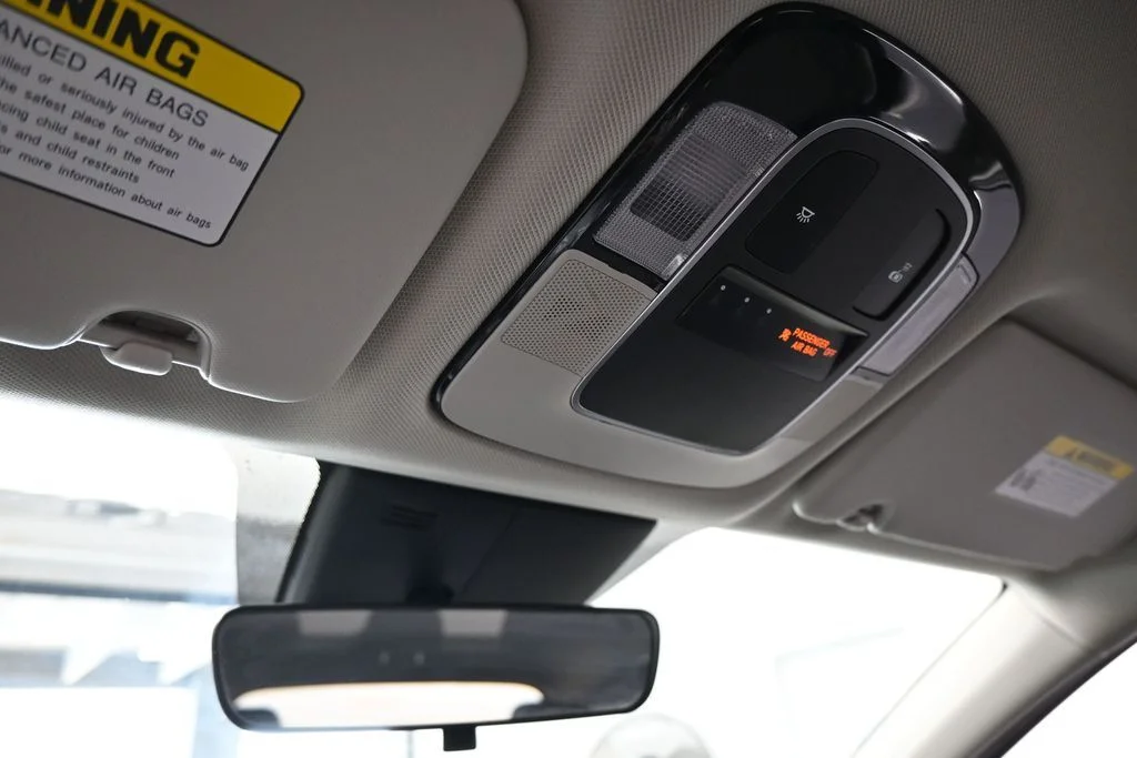 Used 2024 White Pearl Hyundai SE image 22