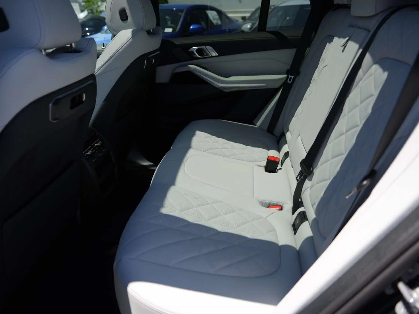 New 2026 Carbon Black Metallic BMW sDrive40i image 11