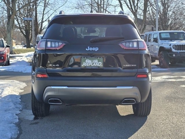 Used 2022 Diamond Black Crystal Pearlcoat Jeep Limited image 24