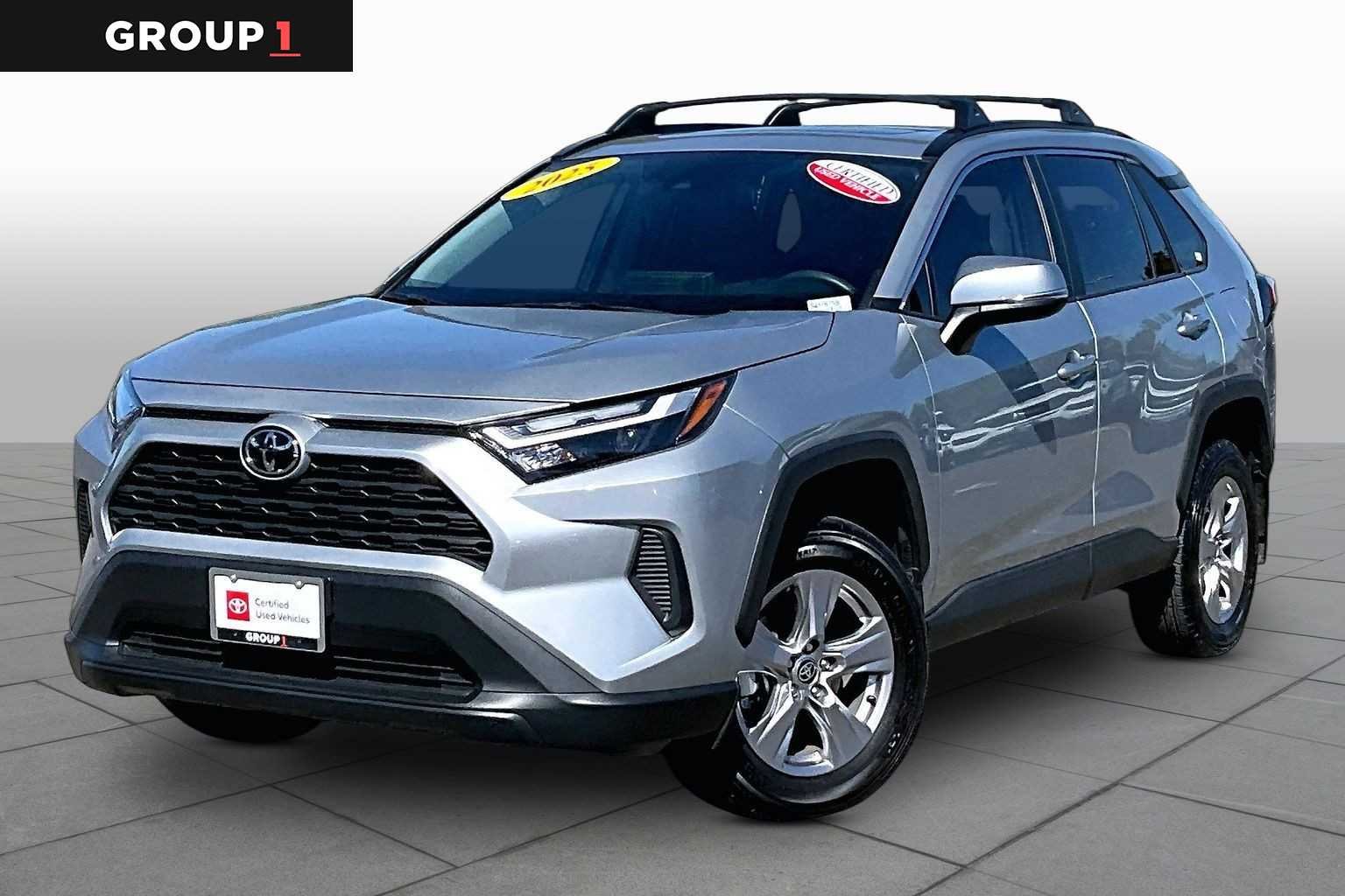 2025 Toyota RAV4 XLE FWD's photo