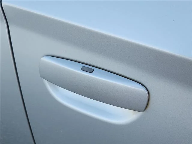 Used 2022 Silver Dodge SXT Rear-Wheel Drive image 8